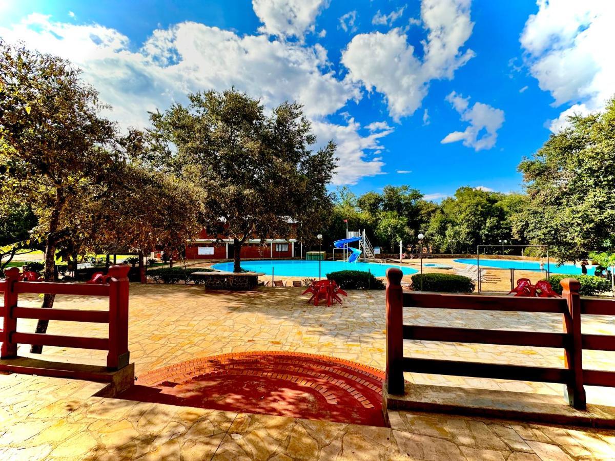 Parque Hotel Manantial Hohenau Экстерьер фото