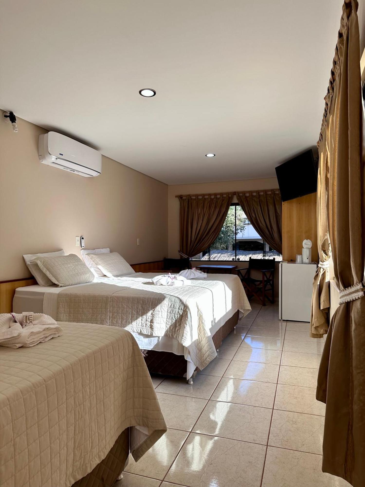 Parque Hotel Manantial Hohenau Экстерьер фото